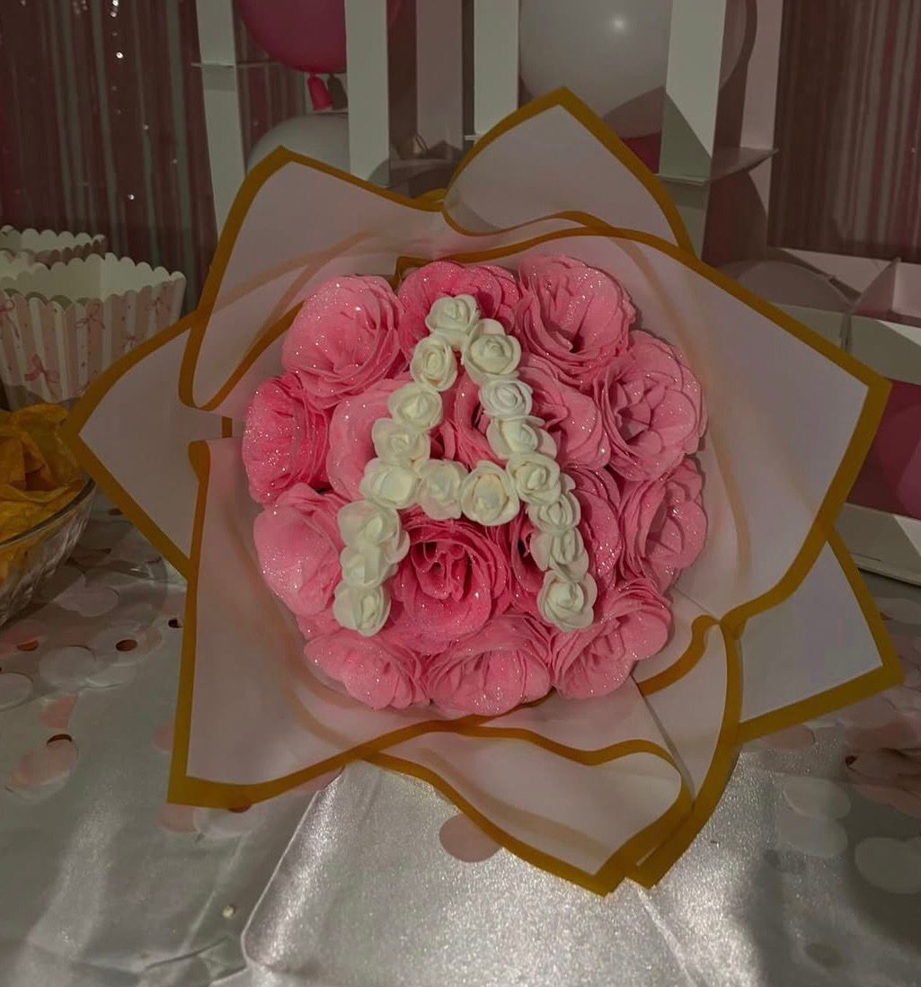 Bouquet de 13 roses personnalisable - Image 3